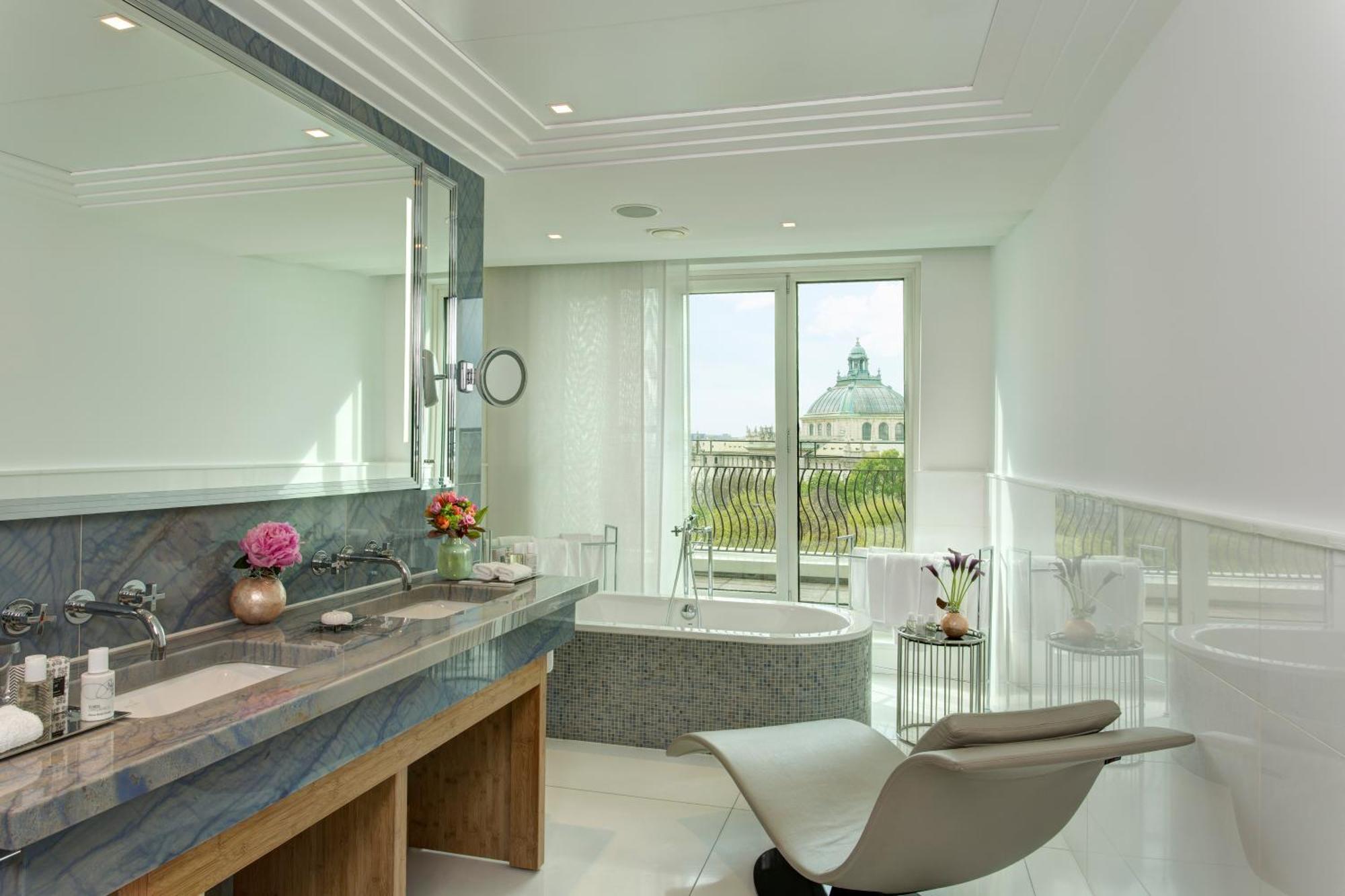 Hotel Rocco The Charles 5*