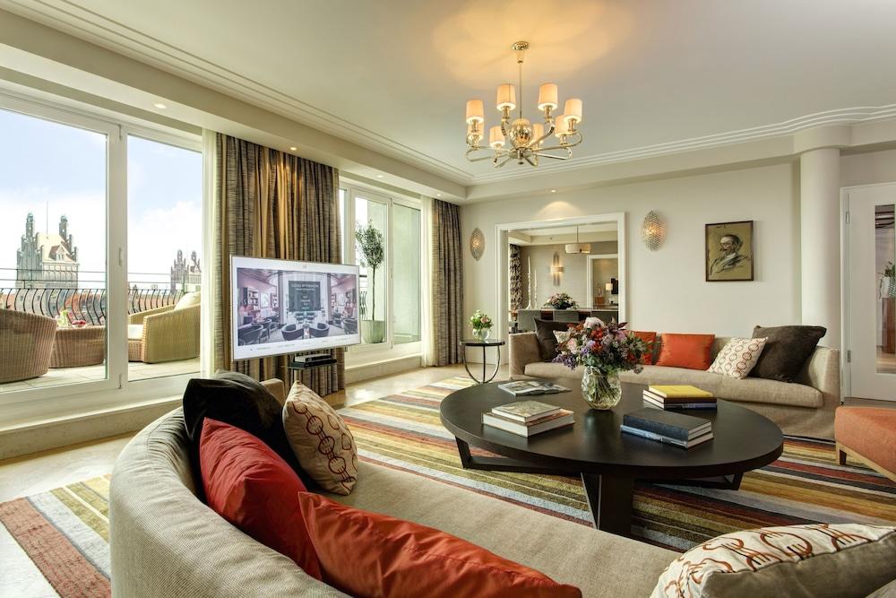 Rocco The Charles Hotel